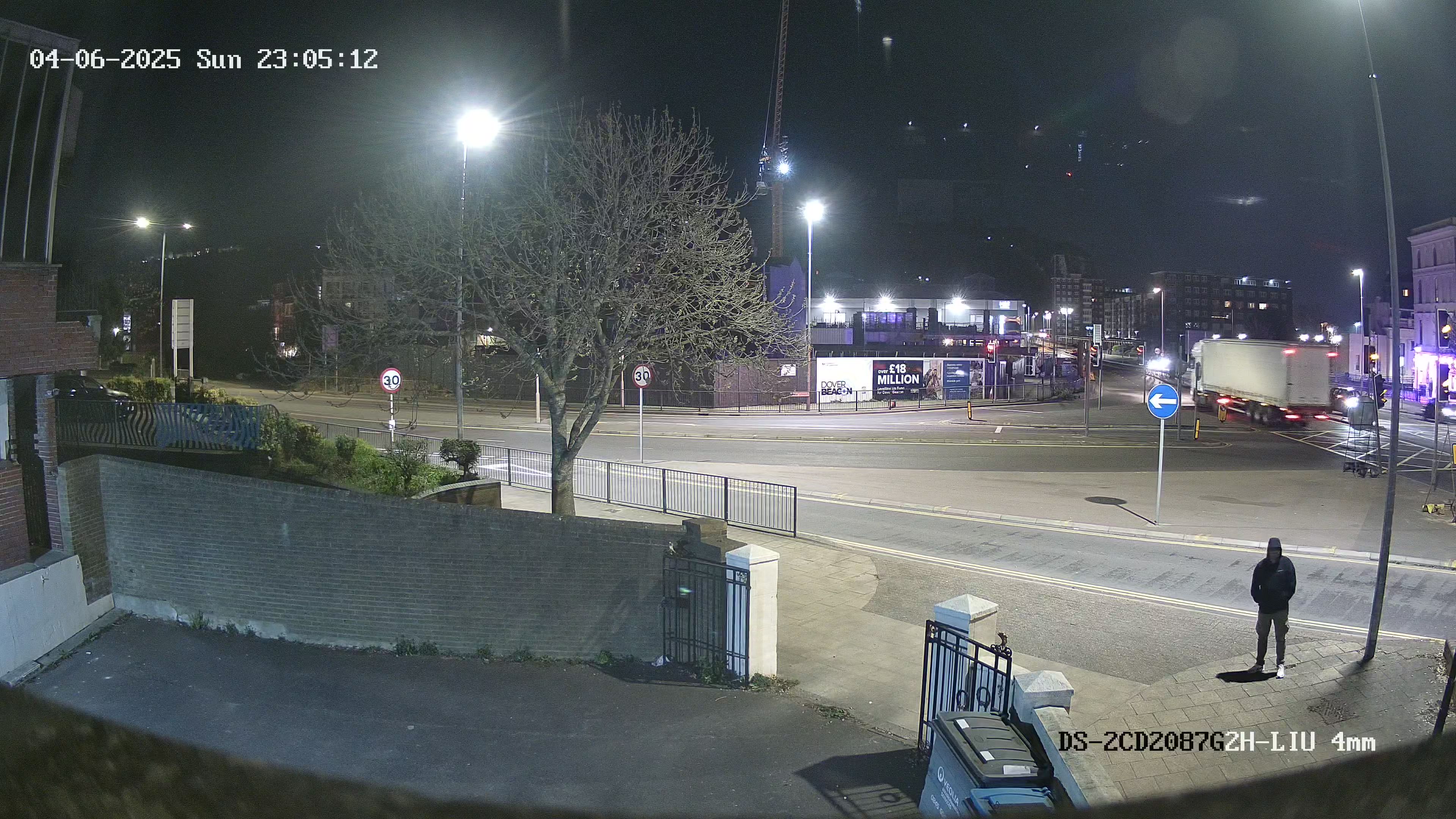 DS-2CD2087G2H-LIU - 4mm - person.jpg